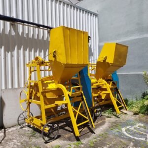 Betoneira 580 Litros com Carregador de Caçamba